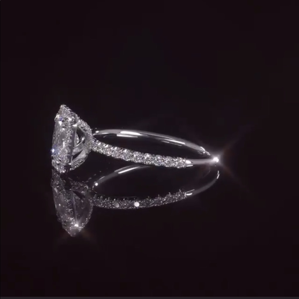 Meet your Posher, Hilal